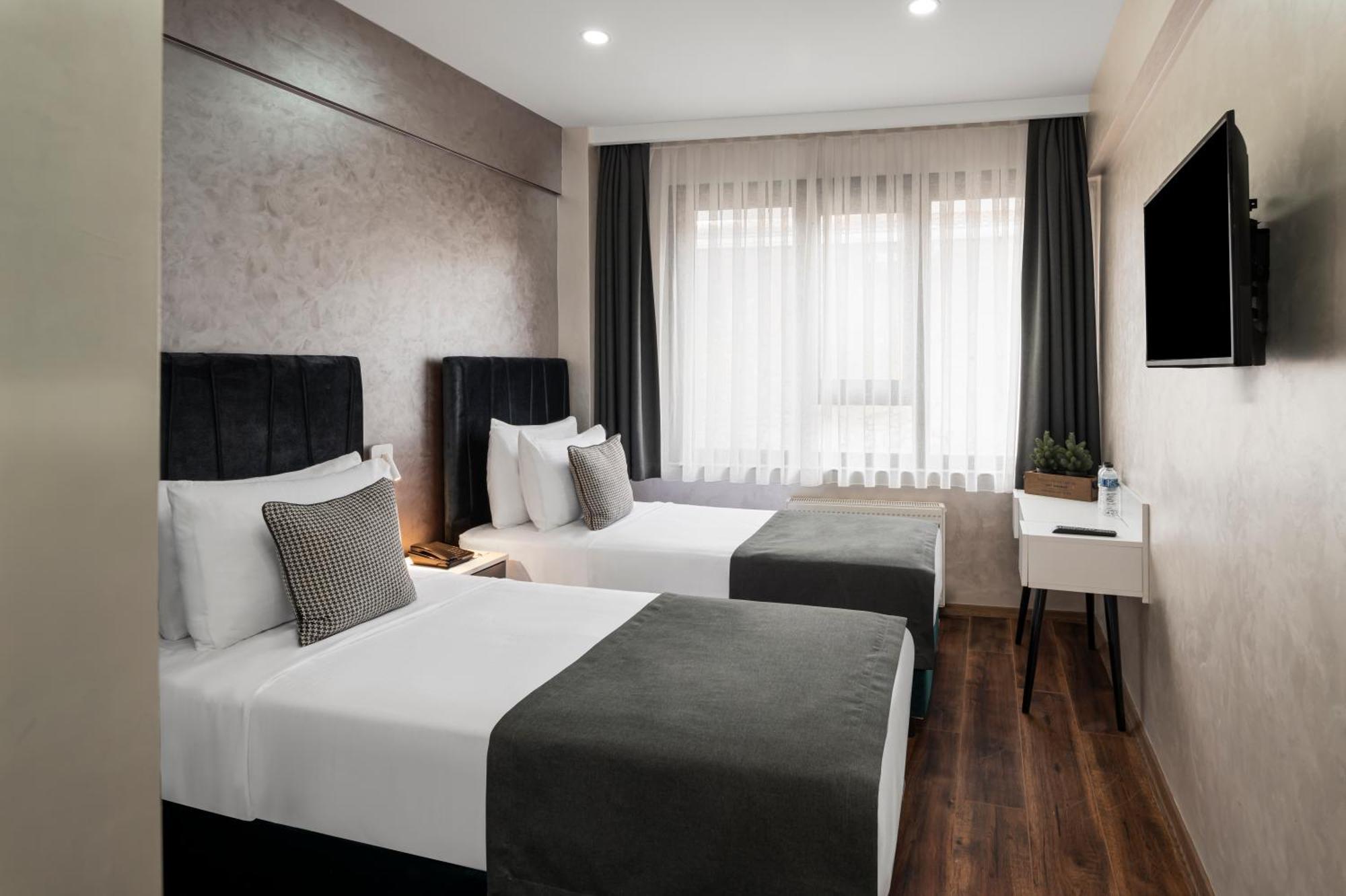 Istanbul Efes Hotel Room photo
