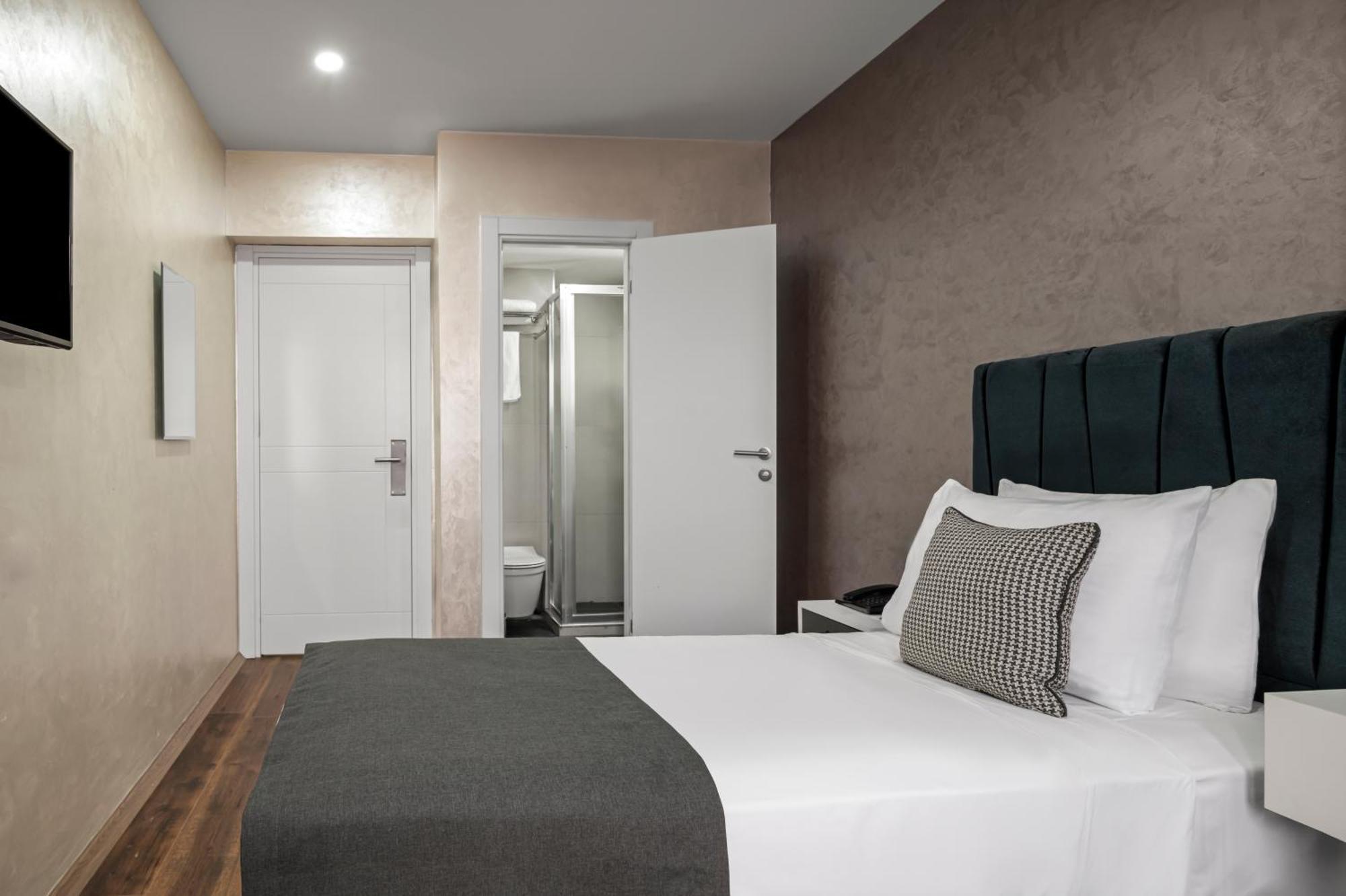 Istanbul Efes Hotel Room photo